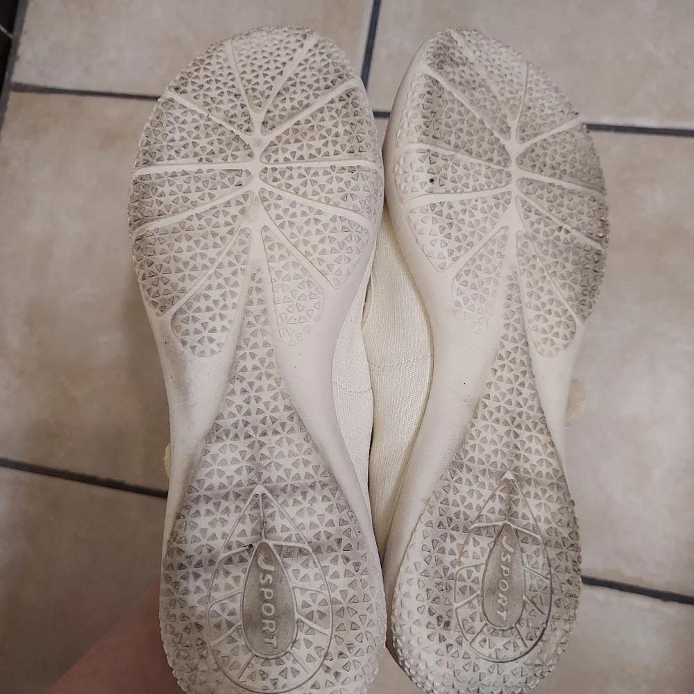 Mary Jane style. JSport (a line by Jambu & Co.). Melody ColorCream Size 8M